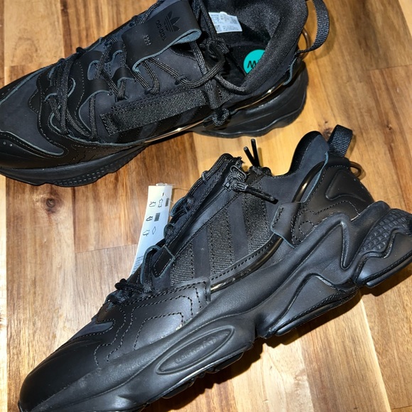 ADIDAS OZWEEGO ZIP MENS SIZE 7.5 WIDE BLACK - NWT - Picture 3 of 6